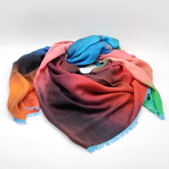 Louis Vuitton LV Logo Multicolor Silk/Wool Blanket Scarf | MP1746 | NEW - Picture 1 of 5